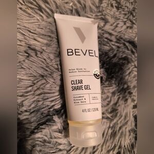 4 oz Bevel clear shave gel for women